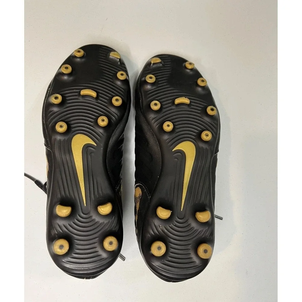 Nike Tiempo Legend 7 Kids‎ Soccer Cleats Black Gold Size 4